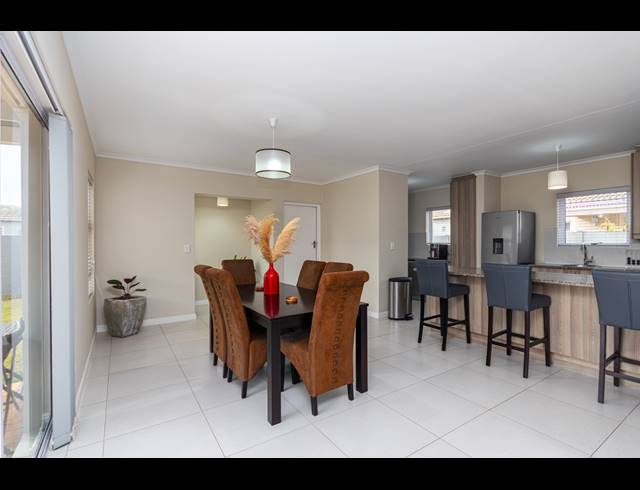 4 BEDROOM HOUSE RENTED IN SUNNINGDALE